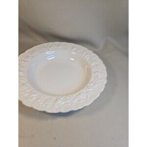 WEDGWOOD Etruria Barlaston Queensware Embossed Grapes Soup Plate 112461